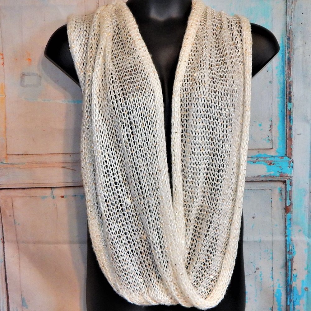 <3  Creamy Furry Soft Gold Sequined Scarf  <3